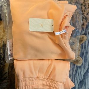 Fabletics set - brand new with tags